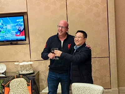 การเฉลิมฉลองความสำเร็จร่วมกับลูกค้าชาวเยอรมัน