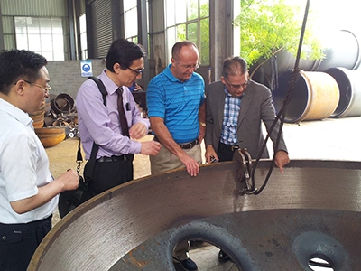 ลูกค้าชาวอังกฤษเยี่ยมชมโรงงาน