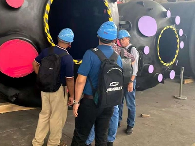 ลูกค้าชาวไทยเยี่ยมชมโรงงาน